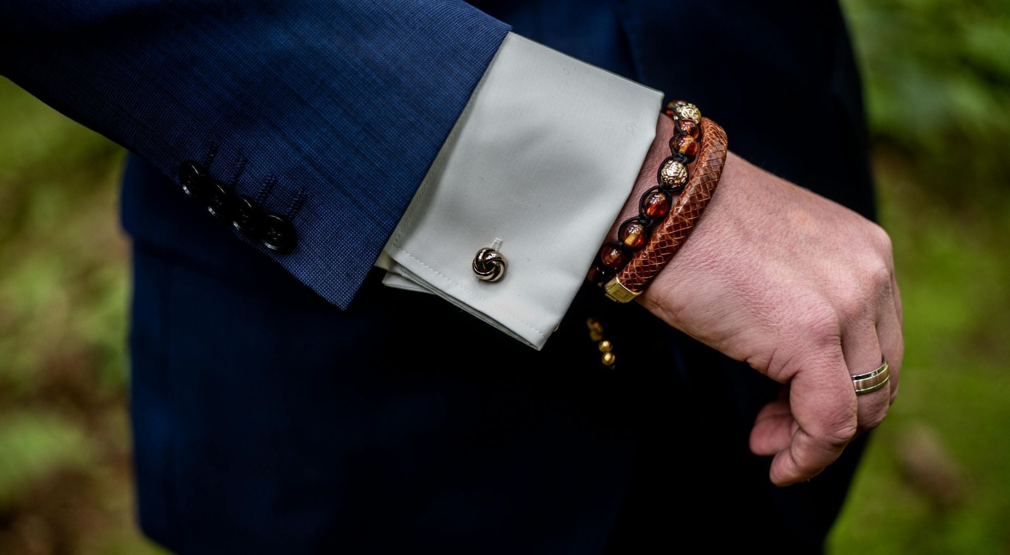 Do Men Buy Their Own Wedding Ring?