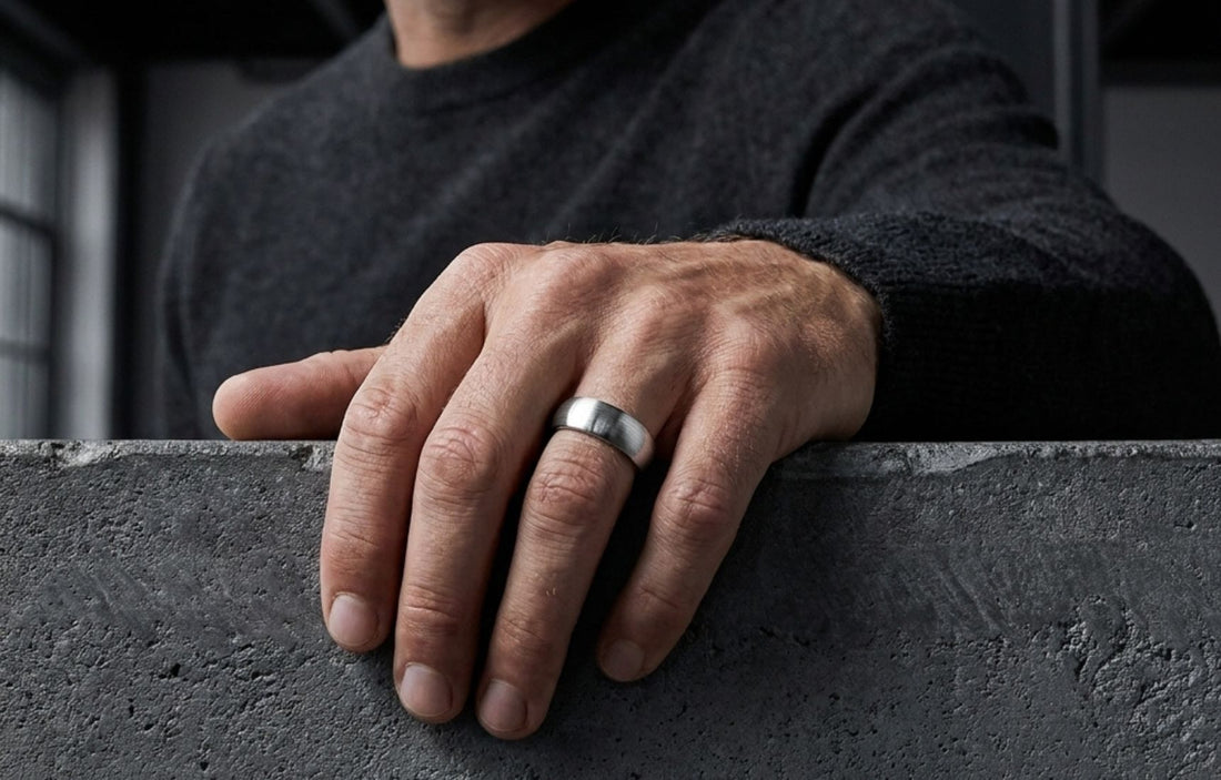 How to Choose an Engagement Ring for Men